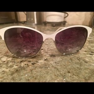 Tahari sunglasses. NEW